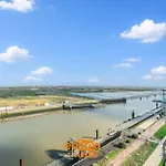 Riverside 0902 شقة نيوبورت